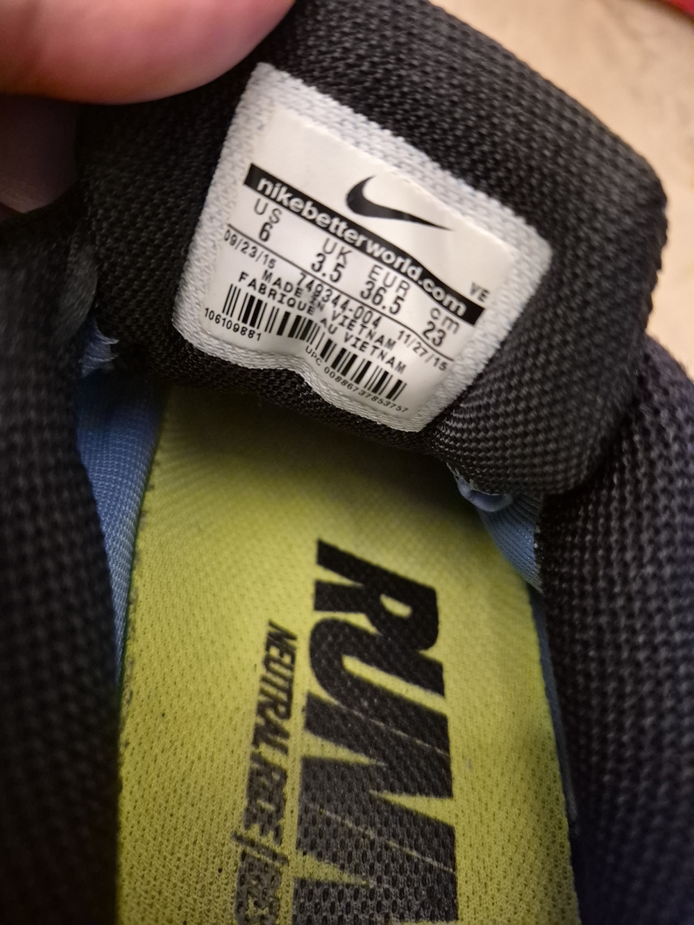 Nike Running Shoe - Black with Lime Green Insole